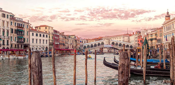 Rialto Bridge - Venice _Italy